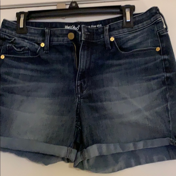 Massimo Pants - Massimo High Rise Midi shorts.